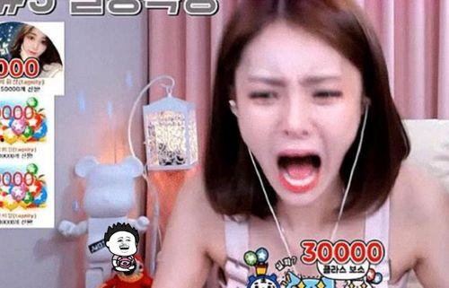 女主播痛哭,背后故事令人动容