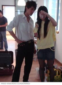 郑导拍照花絮,揭秘拍摄花絮中的精彩瞬间