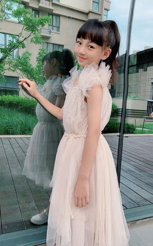 照片年纪变小,照片中的岁月倒流之旅